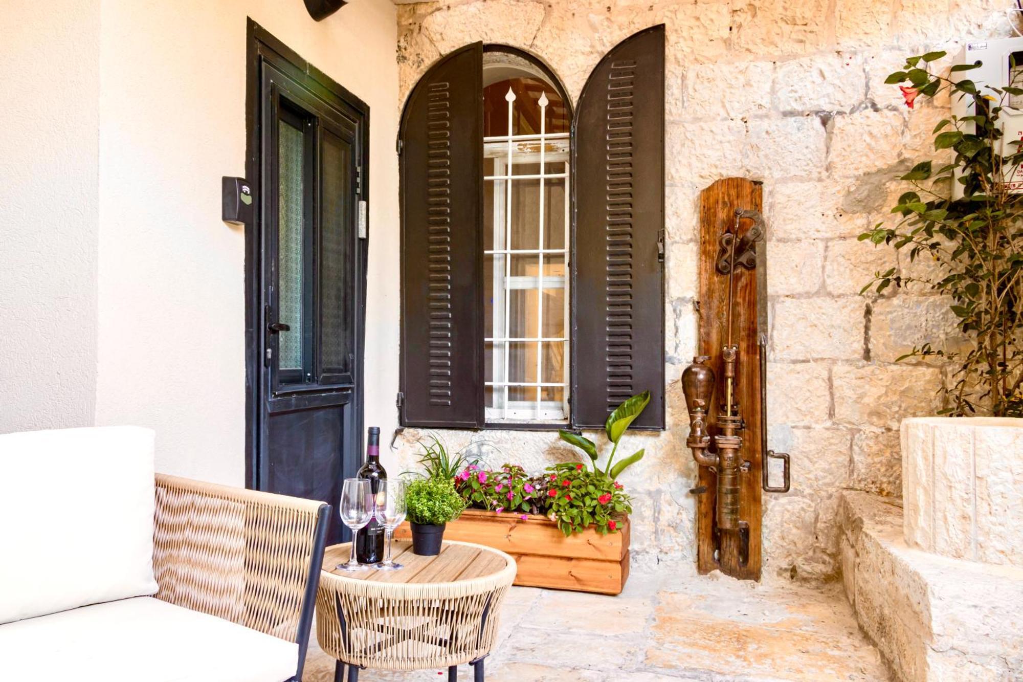 Mamilla View- Suites & Apt Hotel Jeruzalem Buitenkant foto