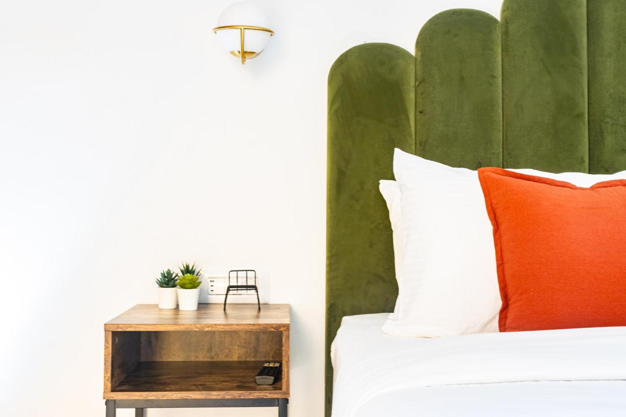 Mamilla View- Suites & Apt Hotel Jeruzalem Buitenkant foto
